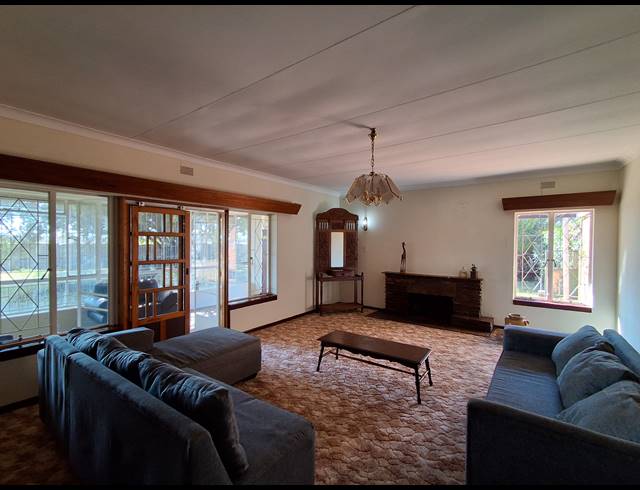 3 BEDROOM FREESTANDING FOR SALE IN STILFONTEIN EXT 4